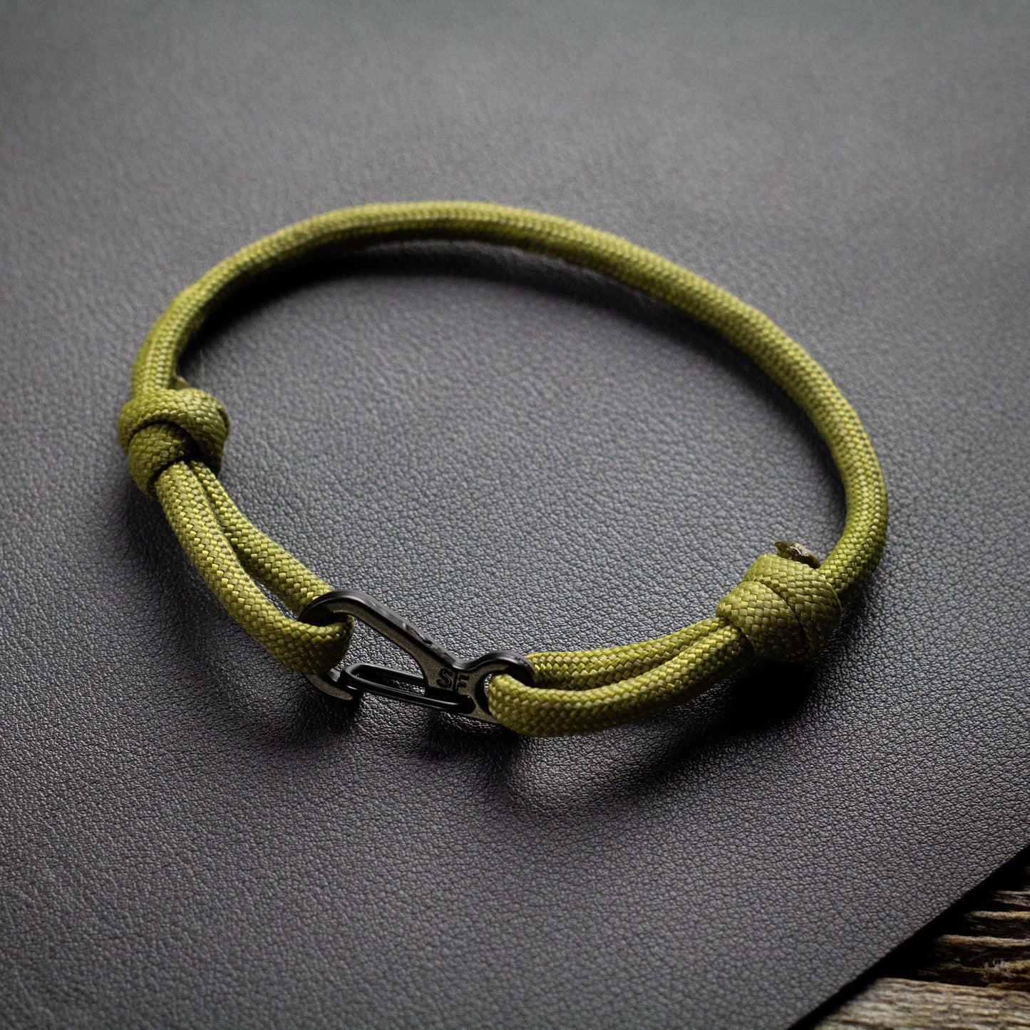 Minimalist Climbing Rope Bracelet - Customizable Paracord Design, Adjustable Fit