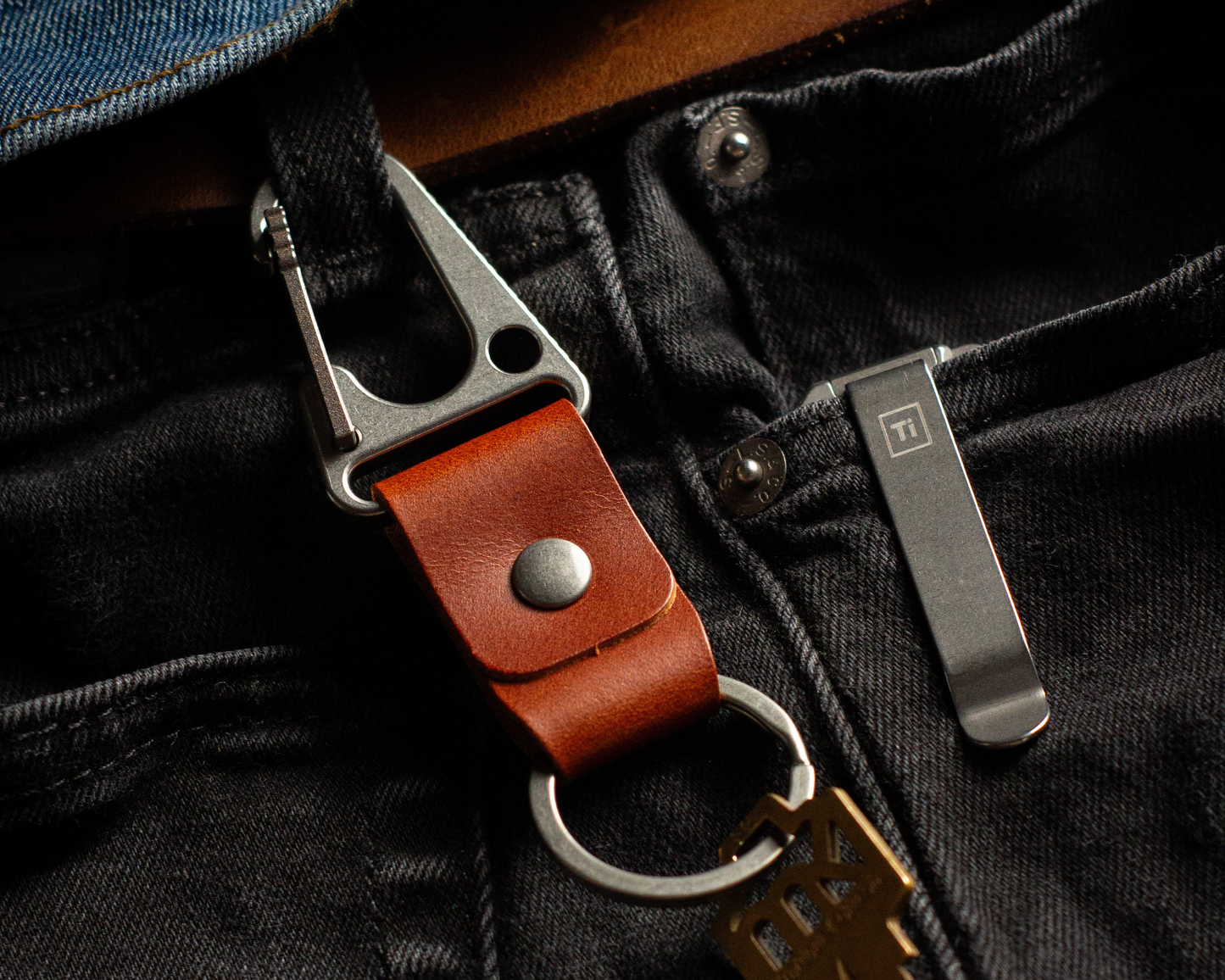 Titanium Carabiner Leather Keychain Minimalist Full Grain Italian Leather Keyfob